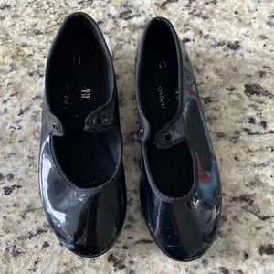 Girls black tap shoes size 11